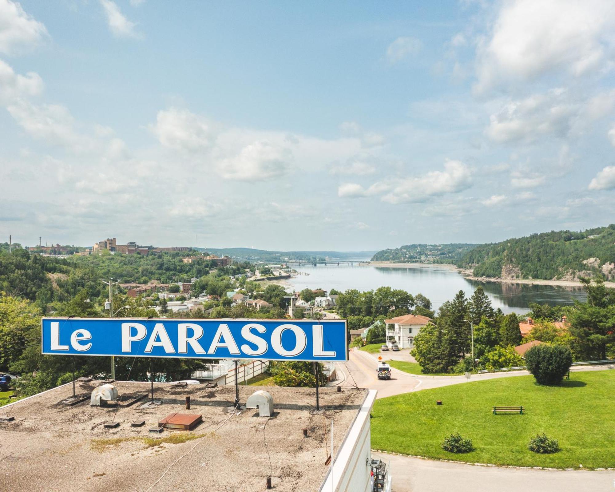 Auberge Le Parasol Chicoutimi Exterior foto